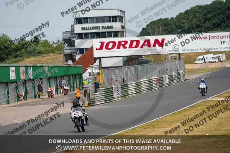 Vintage motorcycle club;eventdigitalimages;mallory park;mallory park trackday photographs;no limits trackdays;peter wileman photography;trackday digital images;trackday photos;vmcc festival 1000 bikes photographs